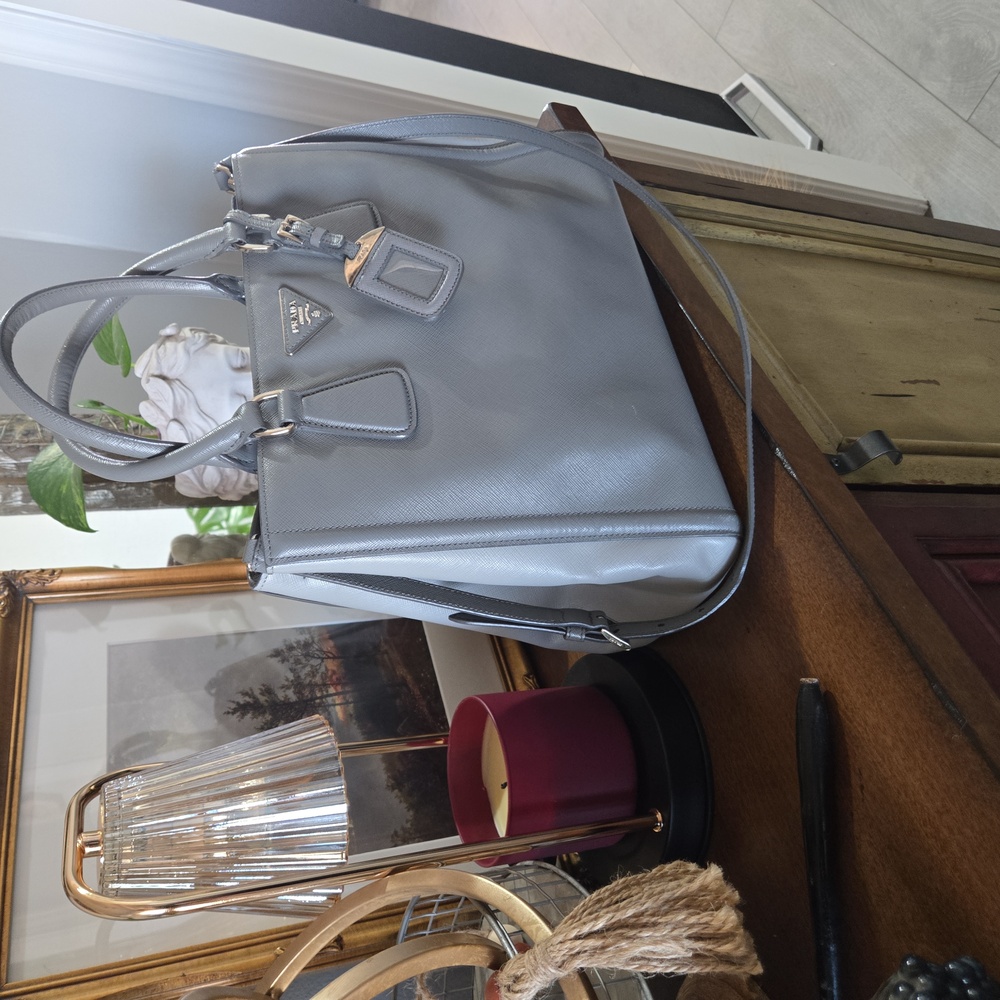Trade... Do Not Buy Prada Galleria Saffiano leather tote in Two-tone grey - Picture 12 of 15